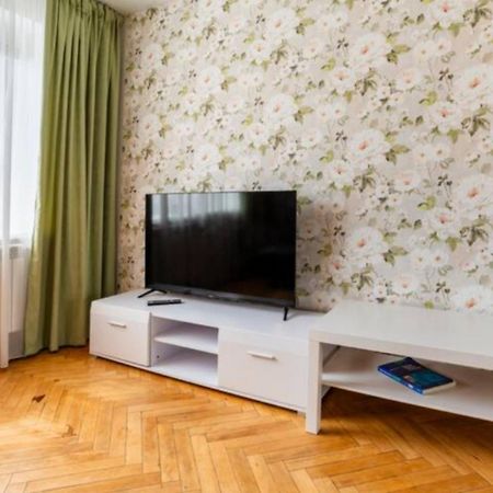 Затишна 2К Квартира З Усім Необхідним Для Життя Поряд З Метро Дарниця Kiev Bagian luar foto